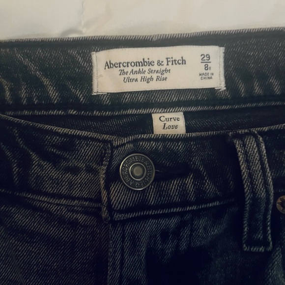 Curve Love Ultra High Rise Ankle Straight Jean - Picture 3 of 4